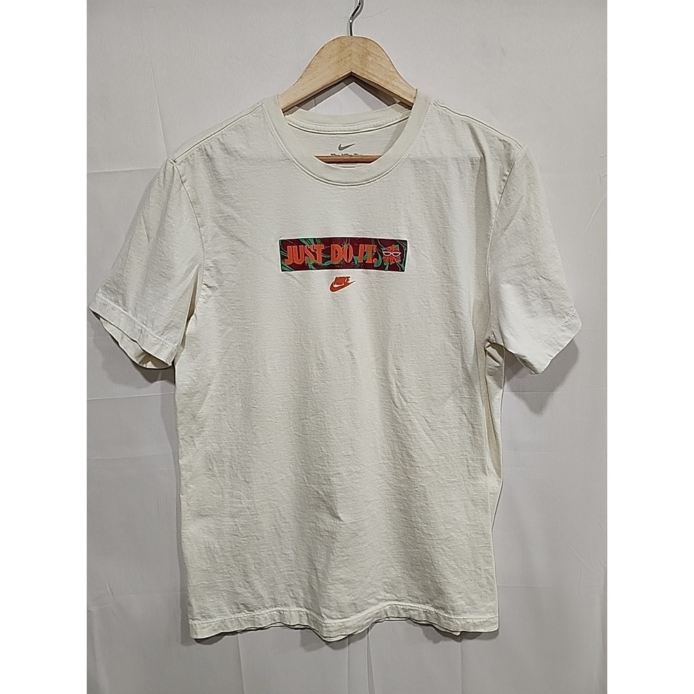 The Nike Tee Unisex‎ Size M, Offwhite Short Sleeve "Just Do It" Motto Print